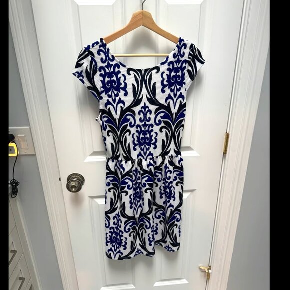 Everly Hendrick Dress Navy Size L - Picture 1 of 3